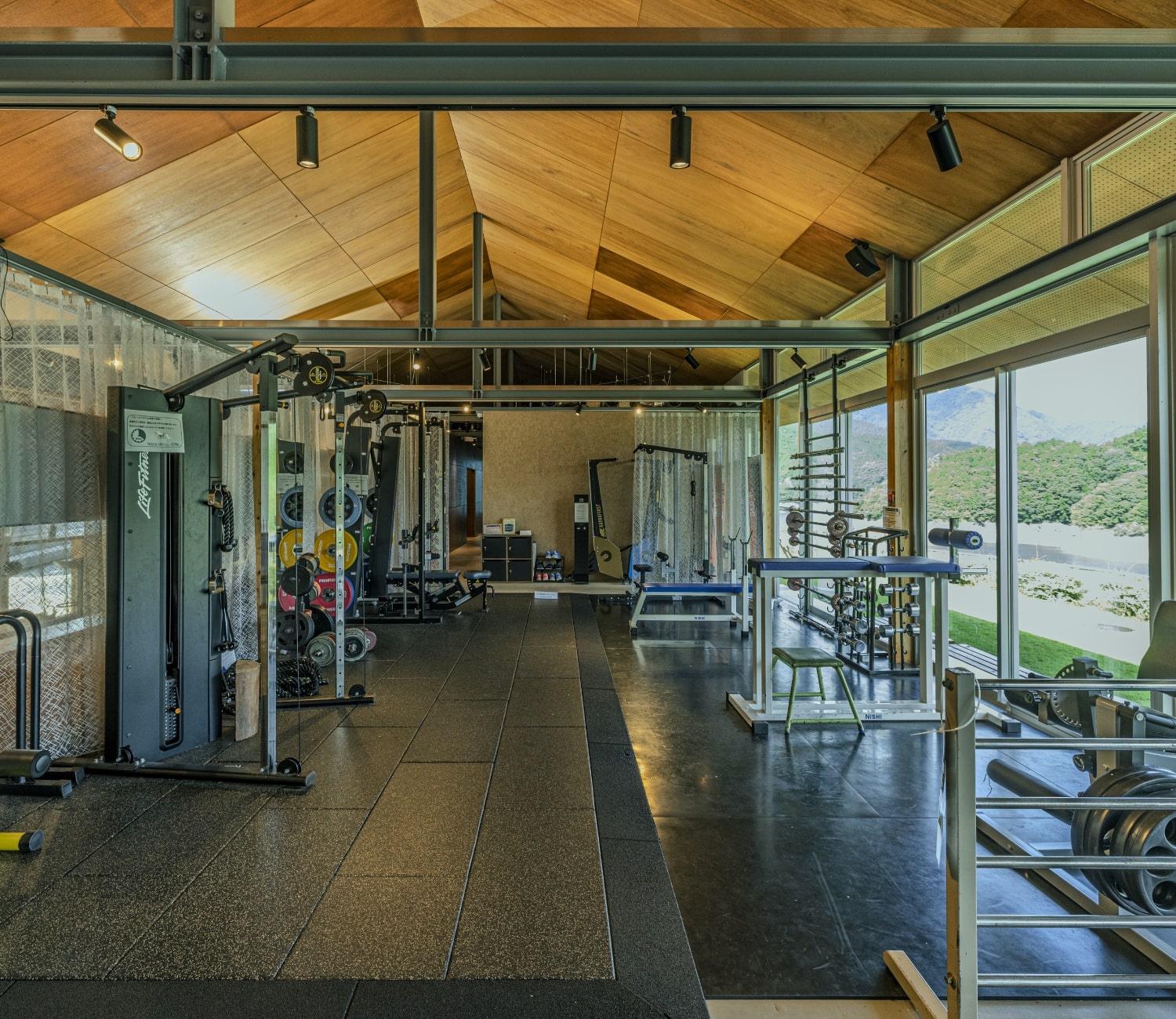 ウエイトトレーニングエリア